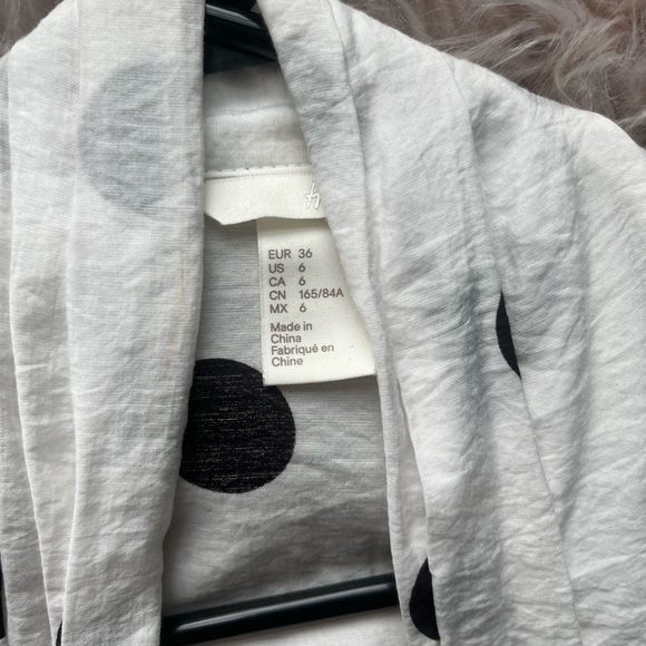 ‼️SOLD‼️ ⚫️⚪️Polka Dot Blouse (s) - Picture 6 of 6